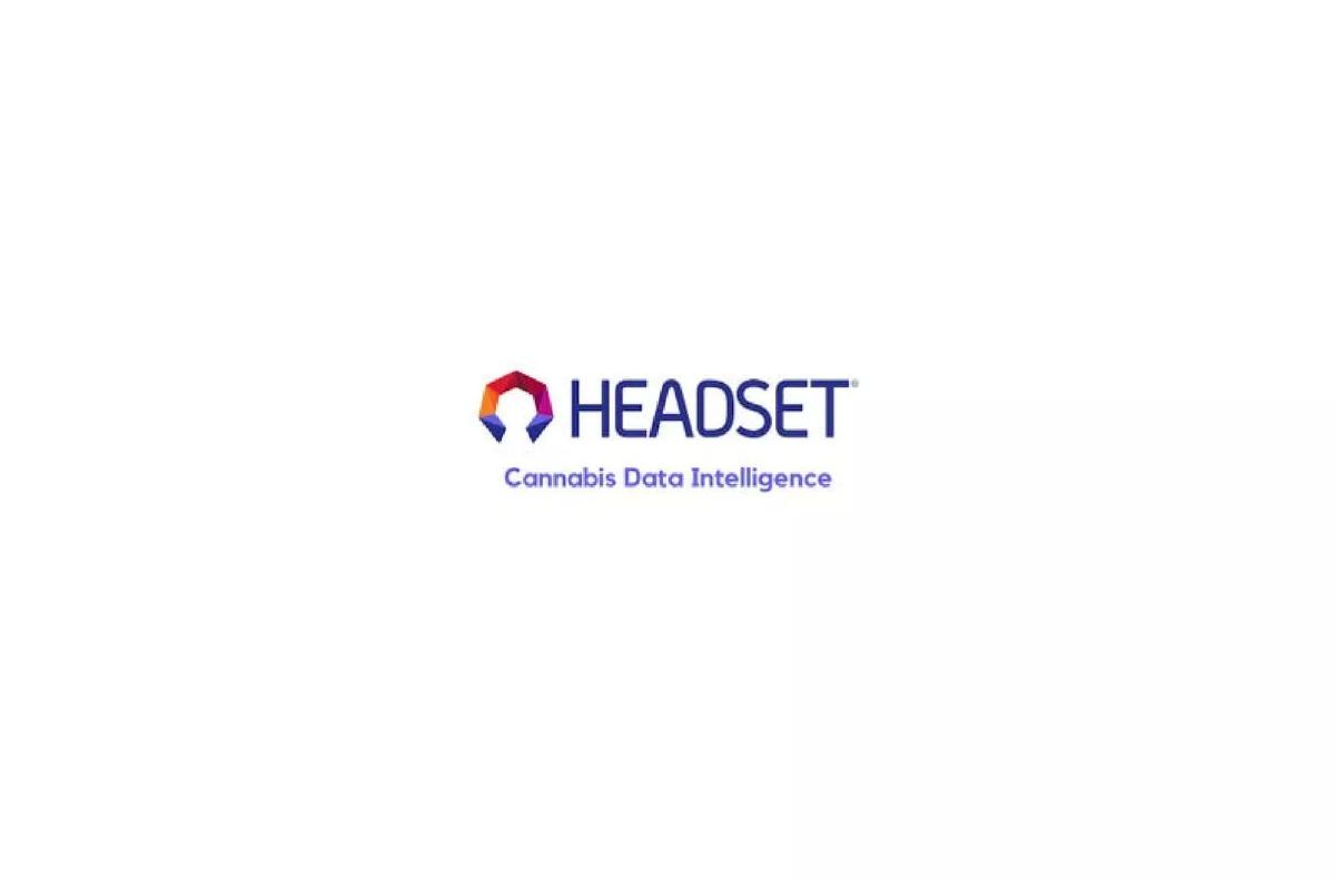 Headset pitch deck slide 1 of 27