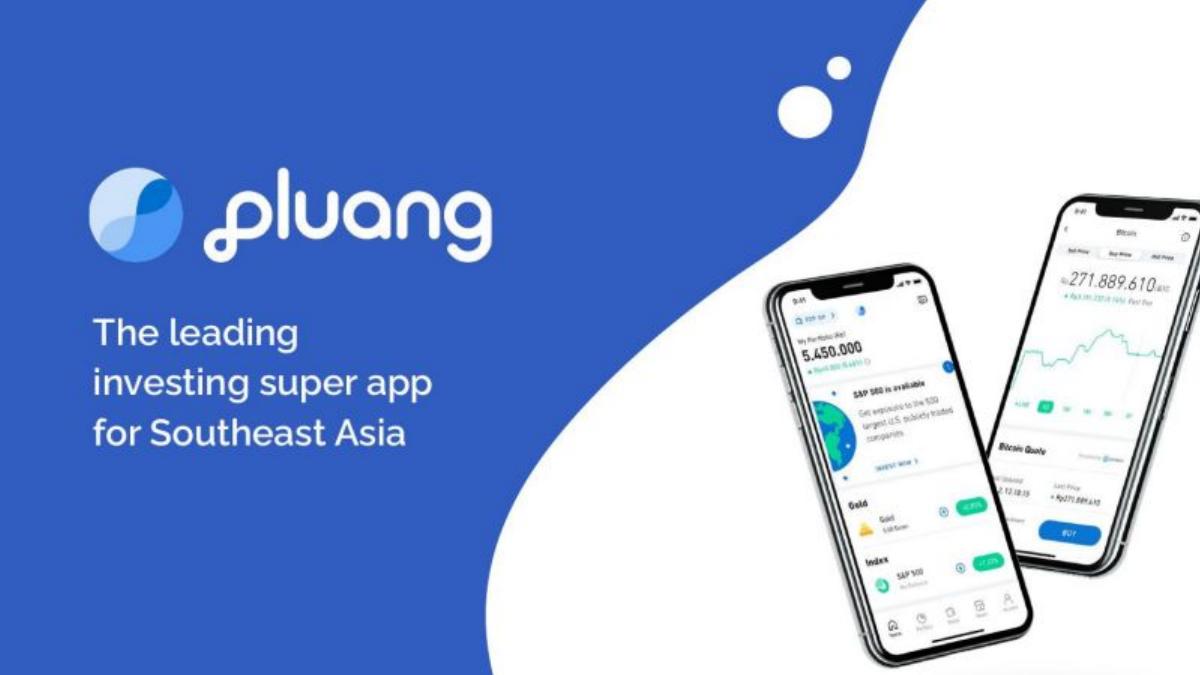 Pluang pitch deck slide 1 of 11