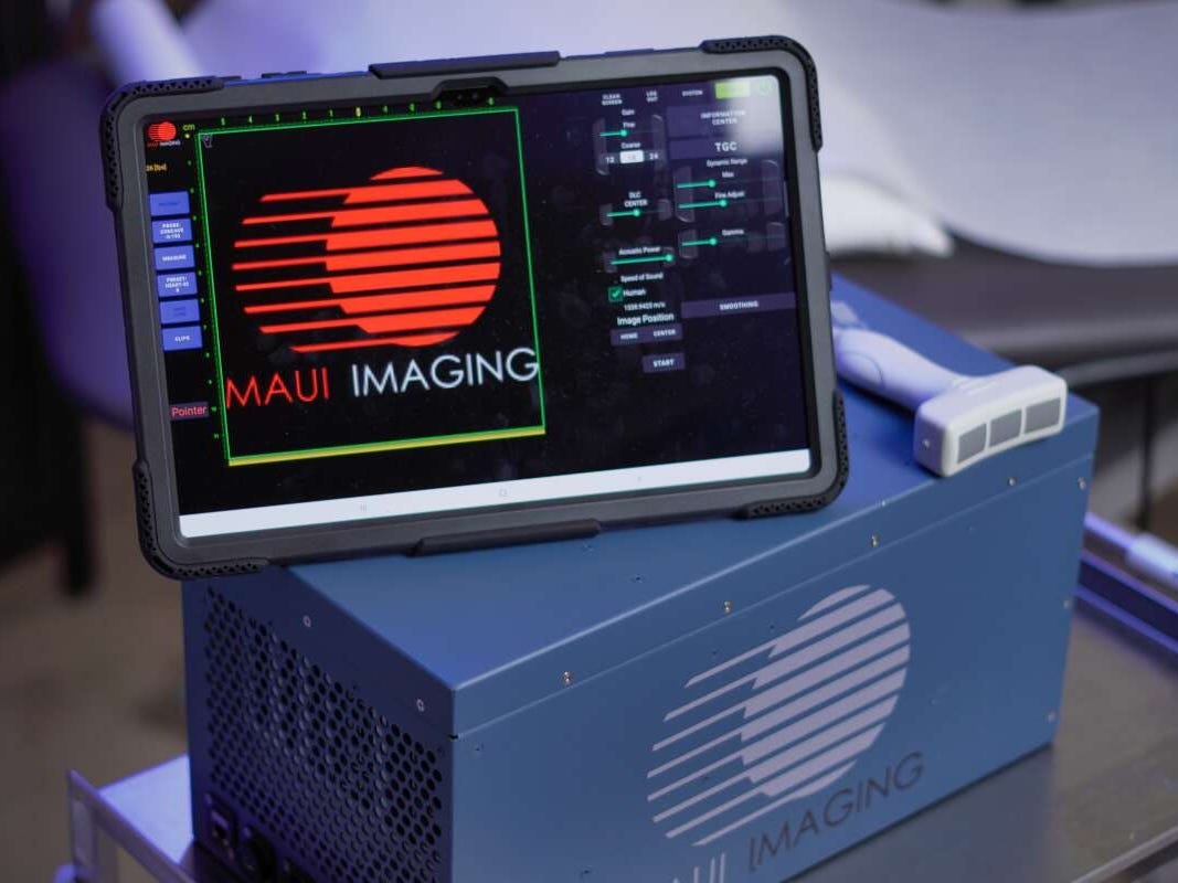 Cover slide of the MAUI Imaging pitch deck — Series D 2024